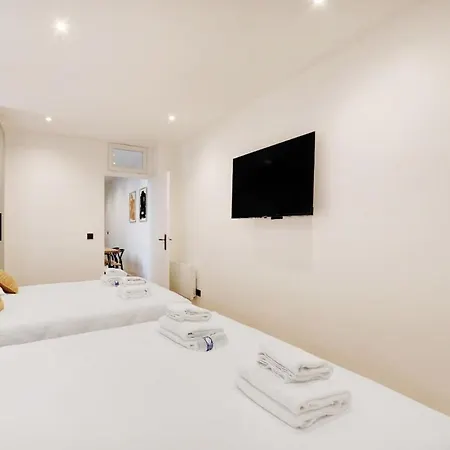 Place D'italie Modern & Renovated 3bd For 10guests *